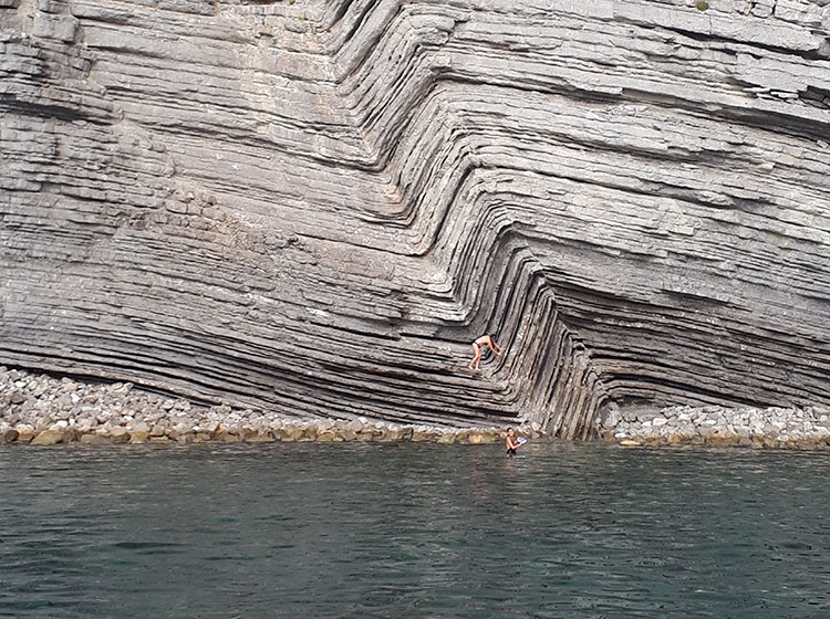 Cala San Vicente, Islas Baleares. Excursión en catamaran con Goa