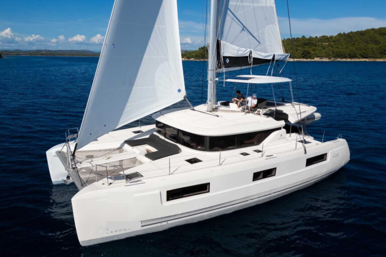 Week charter Lagoon 46 Blue Regeneration 03