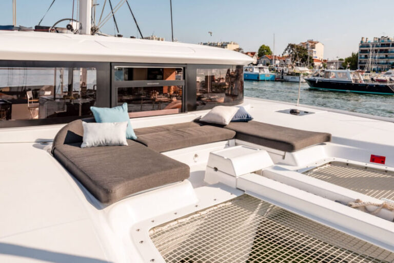 Week charter Lagoon 46 Blue Regeneration 05