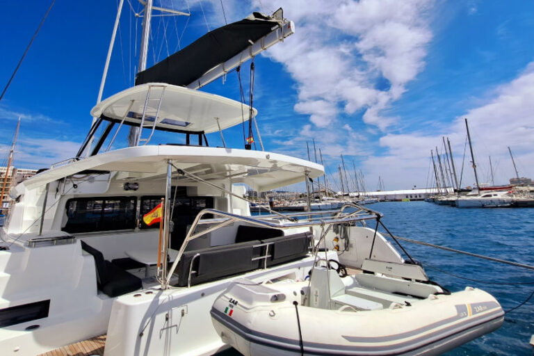 Week charter Lagoon 46 Blue Regeneration 06