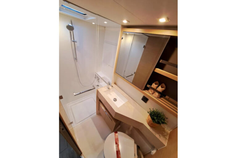 Week charter Lagoon 46 Blue Regeneration 09