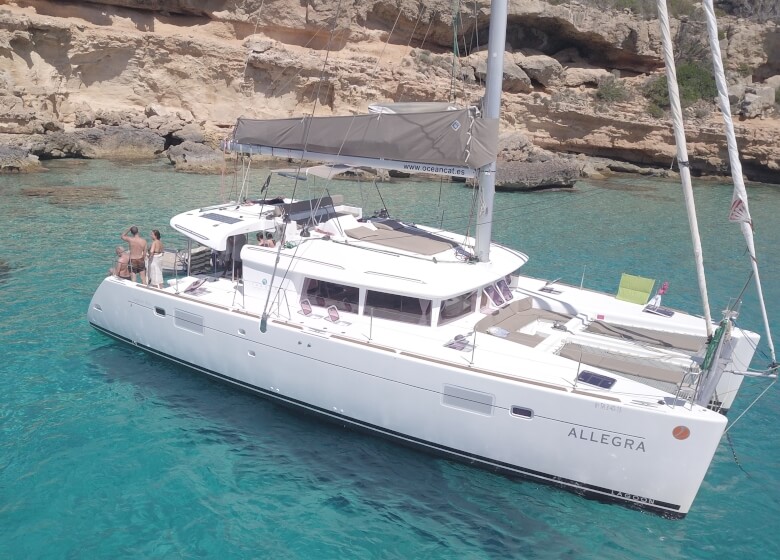 Boat week charter Ibiza Lagoon 450F